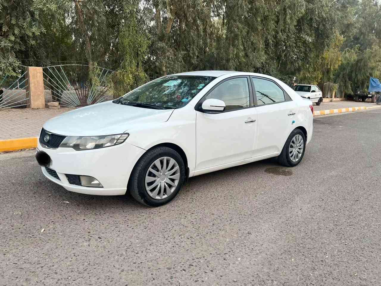 السلام عليكم
للبيع سيراتو موديل 2012 بيه صبغ بنيد  + جاملغ خلفي + باب خلفي بدون دواخل يعني 5 قطع فقط ثماره وتكم سليمه شرط 

مكينه شرط لاتنقيص ولاتبخير كير اوتو شرط 

المواصفات 

+ شاشه وكامره + تحكمً استيرن 

+ شفتات استيرن + حساسات خلفي 

+ تبريد ثلج + تدفئه + تخم تاير 

+ صدر امامي + صدر خلفي شرط 

السياره حلوه وجاهزه من كلشي مابيه اي نقص 

السياره رقم اسليمانيه الدولي الجديد يعني شرط التحويل 

السعر 82 وبيه مجال للشراي 

لاستفسار ***********
