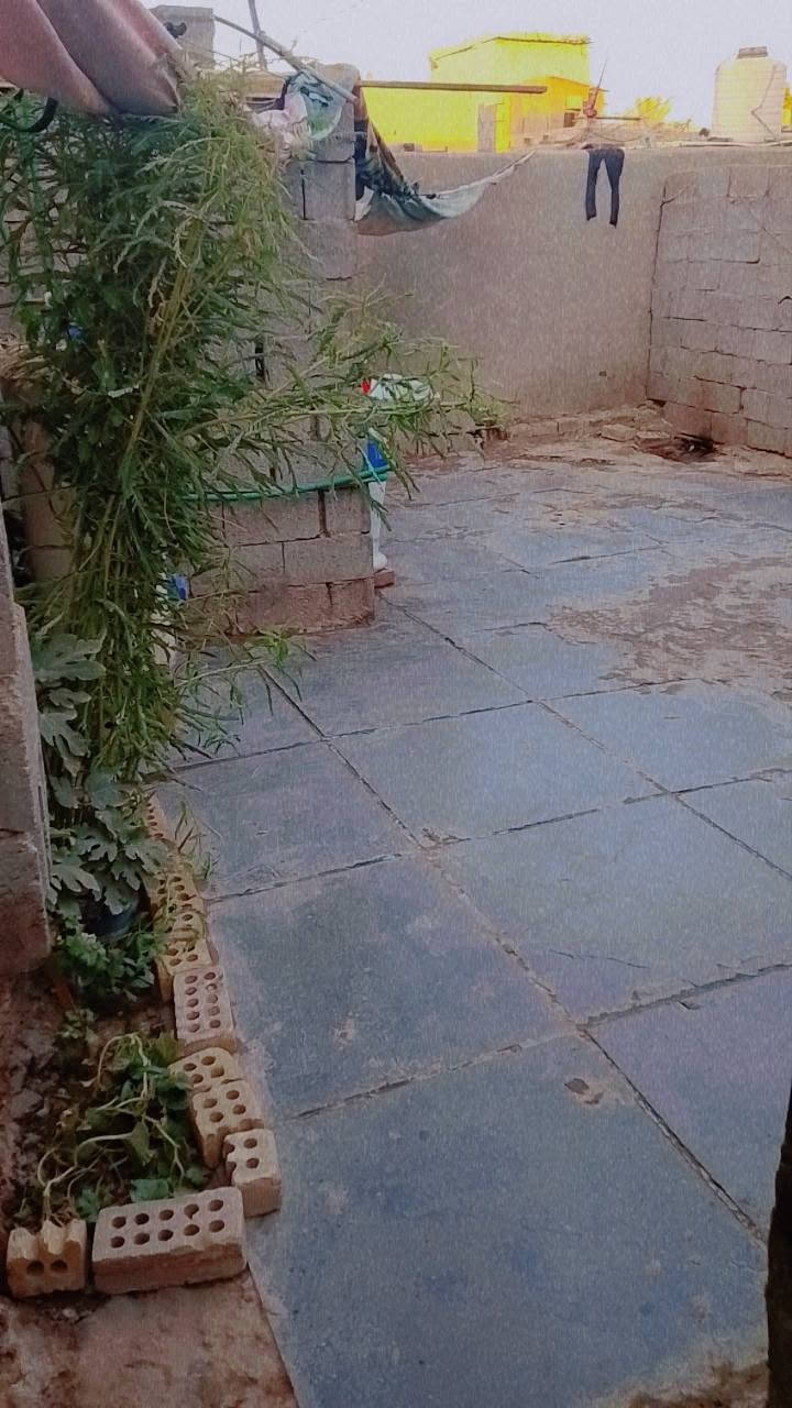 السلام عليكم بيت للبيع مكان الدوانم مساحه 120بيت عكاده شارع تبليط بل باب سعر13وبي مجال‏ رقم ‪***********‬‏
