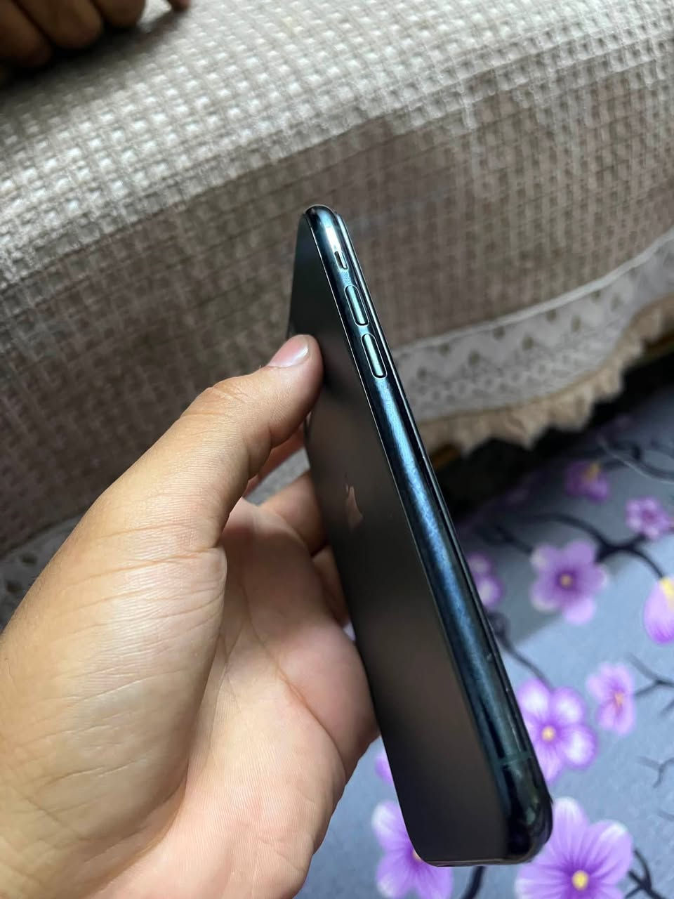 سلام عليكم 
ايفون 11pro
بطارية 73بلادية
مبدل شاشه نوعيه زينه ٣اختيارات 
الجهاز نضيف مثل متشوفون بل صور 
مكاني بغداد -بغداد الجديده 
رقمي ***********
سعر الجهاز 225 وبي مجال بسيط
