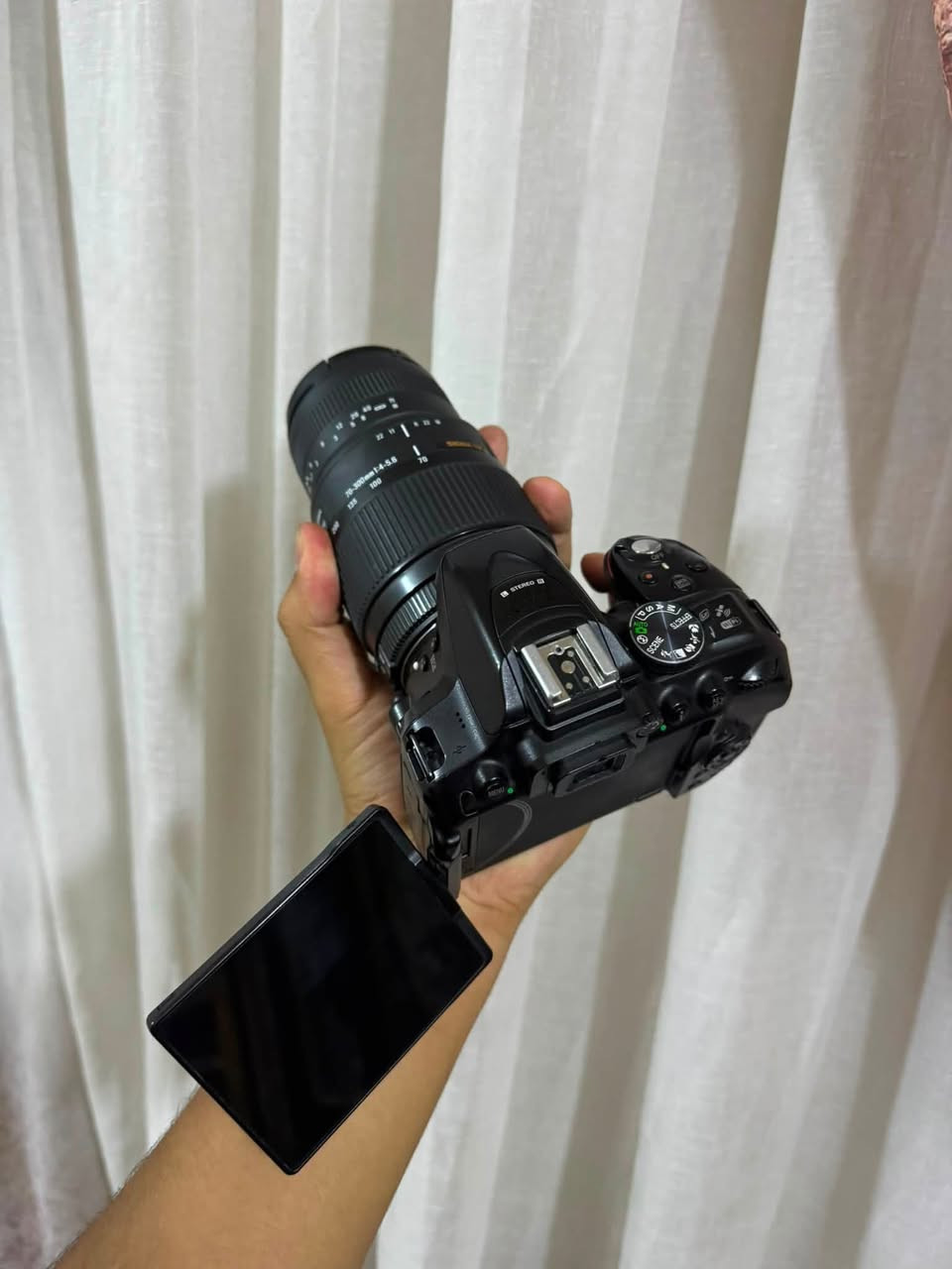 كامره نيكون d5300
عدسه 
55/18✅
عدسه 70/300✅
شاحنه✅
جنطه✅
بطاريا ✅
حزام✅
قبق عدسه ✅
كيبل شحن✅
النضافه 100:100✅
بغداد ***********
