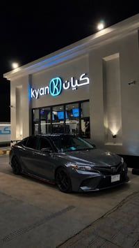 كامري TRD 2023 6 سلندر 3500  لون مميز  ماشية ٥٩ الف كيلو وليس ميل رقم ...
