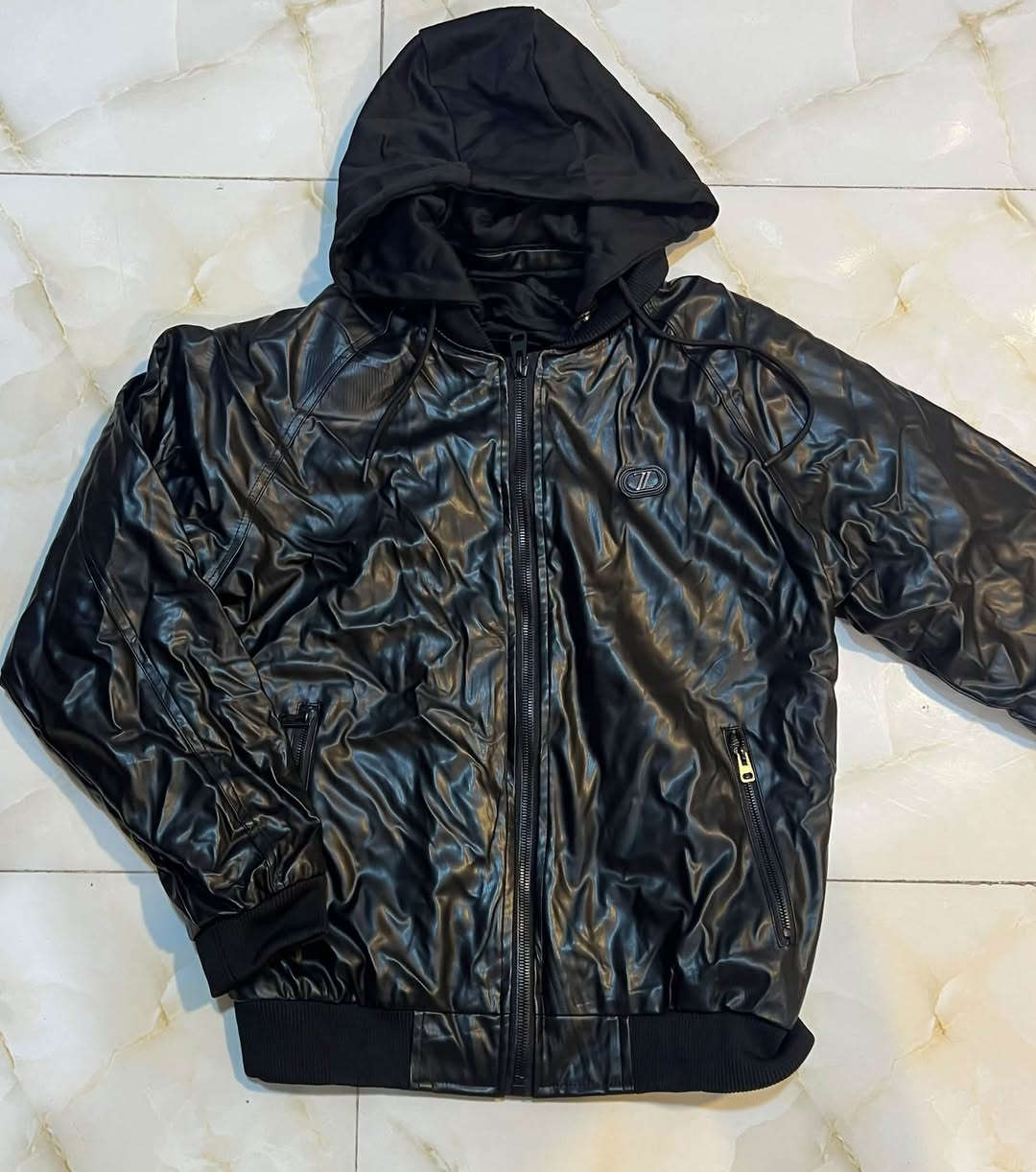 جاكيت جلد • فرو ناعم • مقاس L-XL