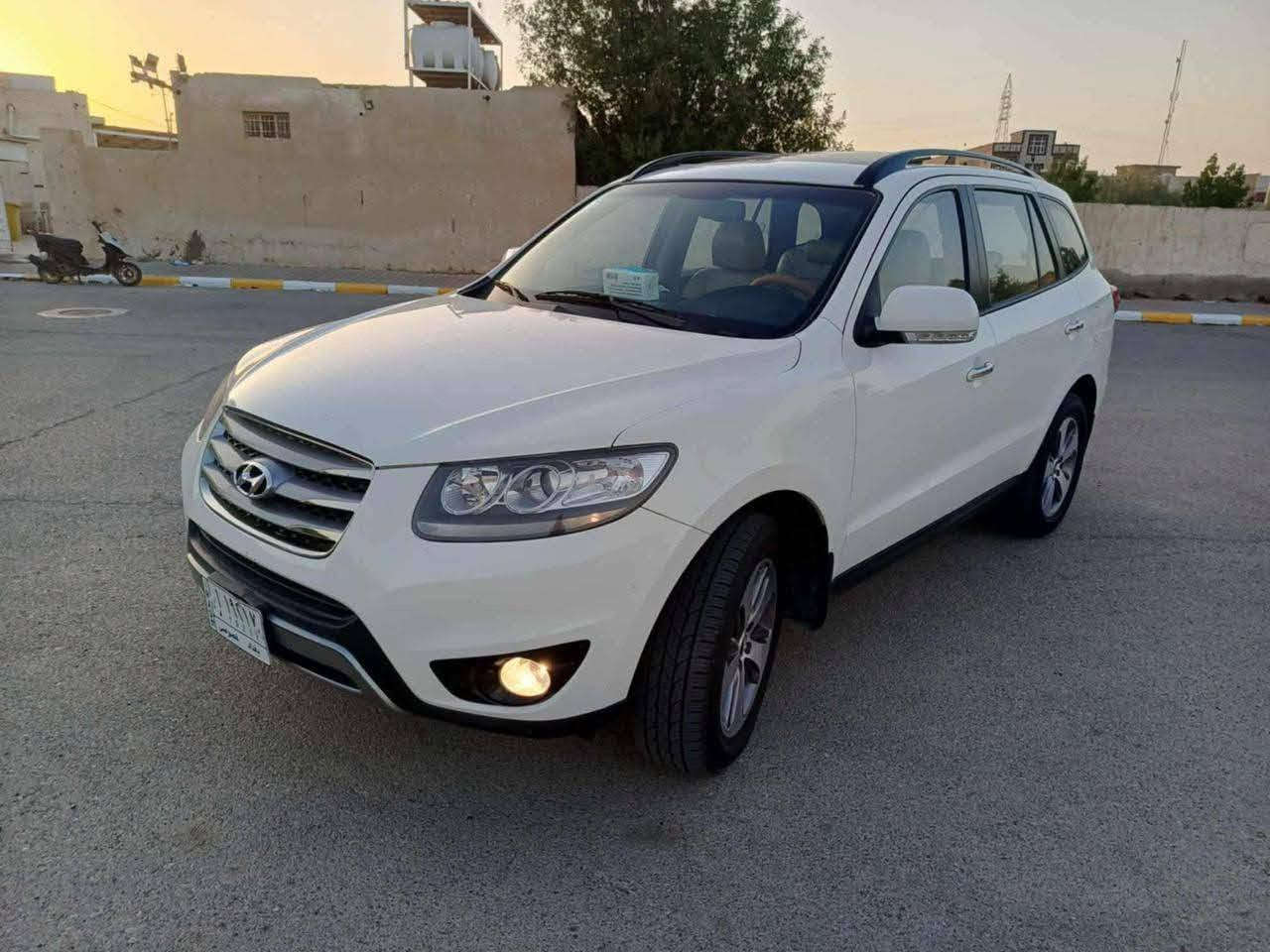للبيع سنتافي ٢٠١٢ خليجي فول ١/١
السياره نظيفه وماشيه 129

بيها صبغ موضح ب سونار بسبب شخوط وليس ضربه . 

السياره رقم بغداد الجديد وهزه جديده . 

*********** 
***********

مكان السياره بغداد خلف جسر الطابقين او مول العراق . 

السعر 159 وبيها مجال بسيط .
