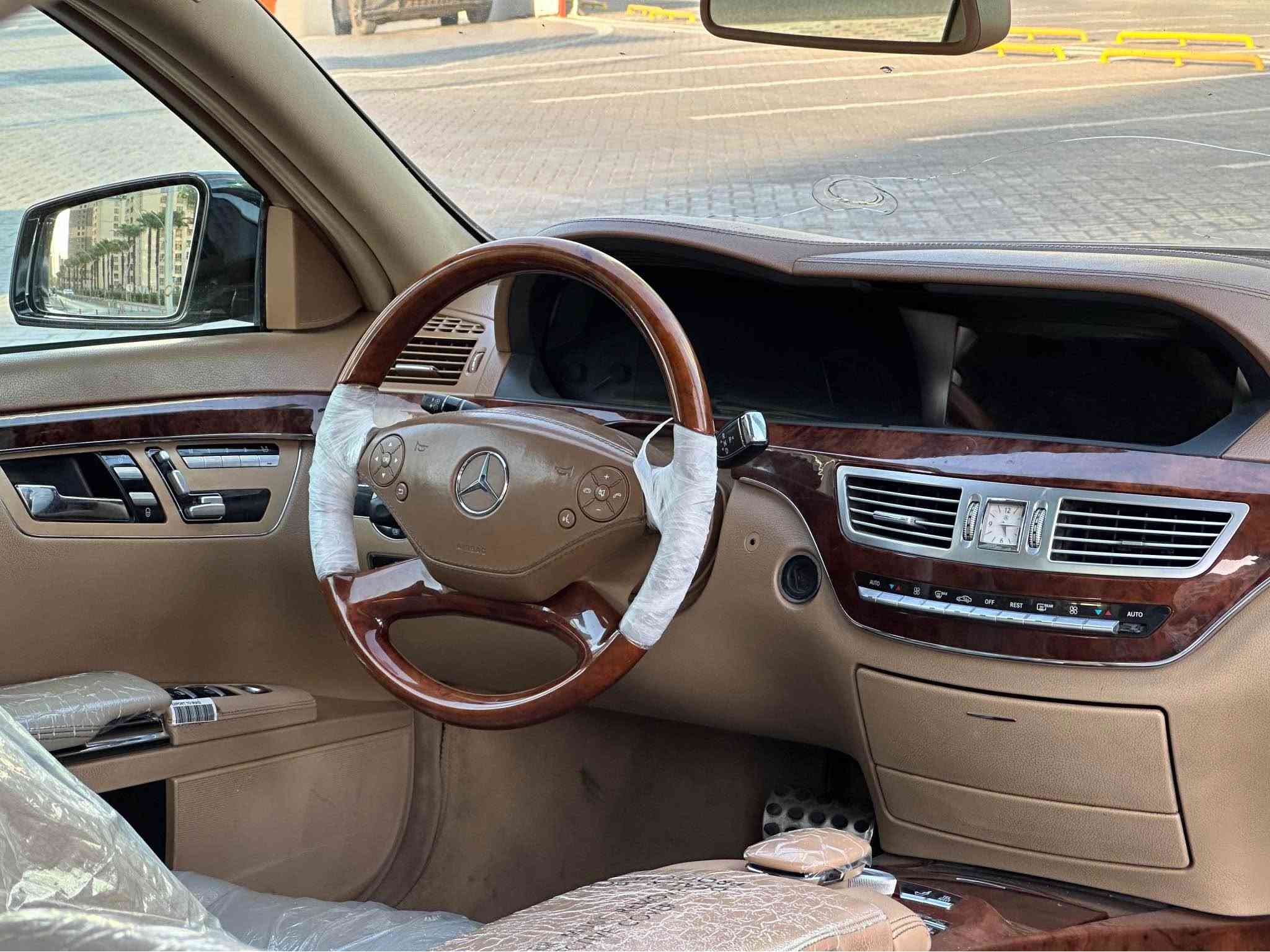 بسم الله الرحمن الرحيم
‏ MERCEDEZ BENZ S3502010
ميرسيدس S350 مؤديل 2010فول مواصفات ١/١
سيارة مواصفات خليجي باب طويل و پانوراما
-------------------------------------------
مكان🌆:أربيل                        سعر💵: 175$مجال بصيط
هاتف📲:*********** واتساب:-*********** 
-------------------------------------------
محريك V6 350 محريك مرغوب
گير و محريك بشرط بدون صوت و صرف و خلل بشرط فحص
-------------------------------------------
سيارة مكفولة كفالة عامة من كير محرك اكسل 
بيها 3قطحة صبوغ بدون دواخيل بدون ارباك. 
-------------------------------------------
مواصفات
{{ بصمة - پانوراما - باب طويل - رادار - خمس پردة - صندوق شفت - باب صحب - ماوص وتليفون - كشنات جلد - كشنات تتفيئة و تبريد - كشن و ستيرن خزن - كشنات خلفي كهربا - تبريد مركزي - سيدي بوكس - مراي شفت - بريك بصمة - كاميرا - حصاص امامي و خلفي - زينون و ليد - فورميكا - بعد }}
-------------------------------------------
اربع تاير ويل جديد حديد بدون مصروف
سيارة شرط بدون اى نواقص گير و موحريك و حدادي و كاهرباى كولة بشرط
سنوية و رقم جديد سنوي بأسمي تحويل غرامة بشرط
------------------------------------------- أربيل, العراق
