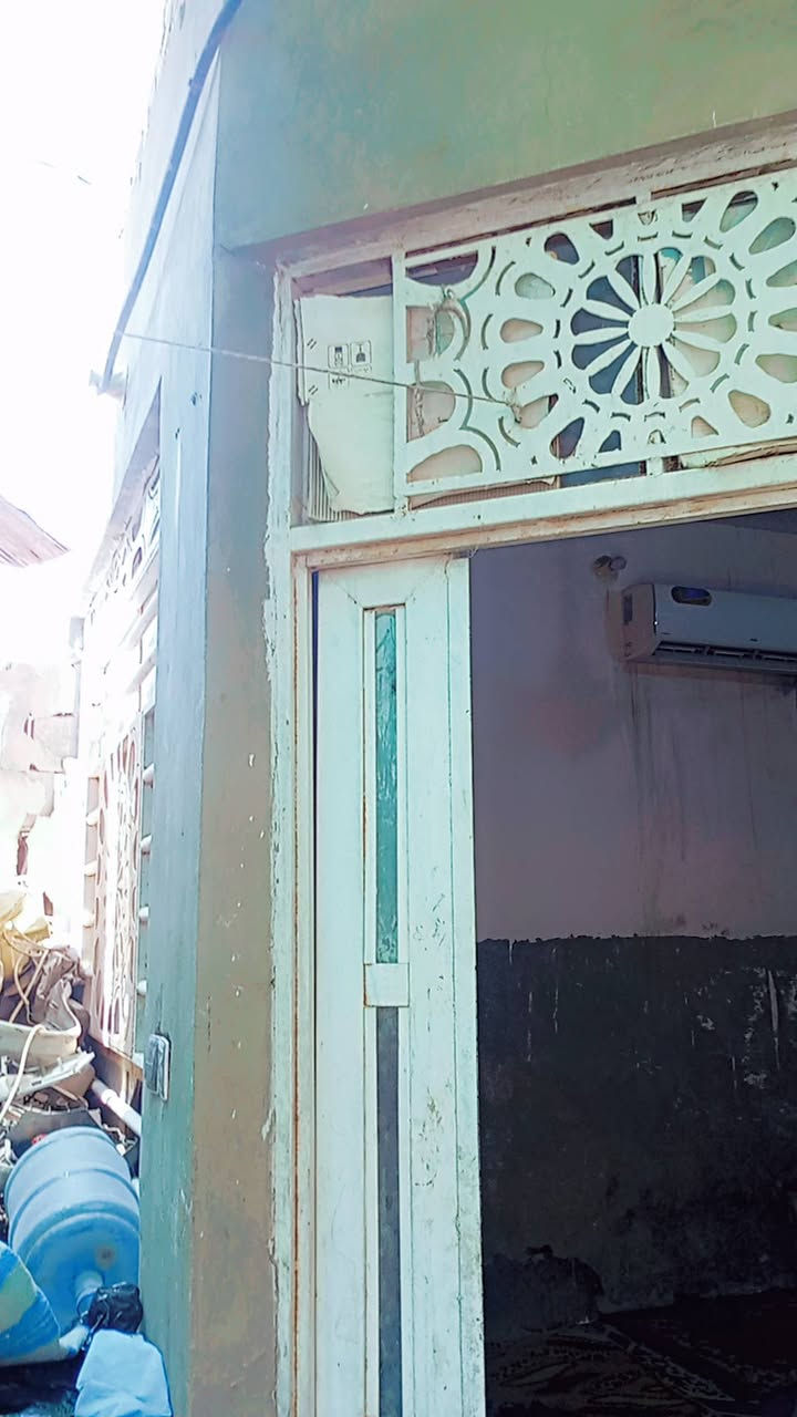 دار مساحه100متر ركن طابقين للبيع @إشارة 
بناء نضيف يحتاج ترتيبات 
الطابق الثاني ماكامل
زراعي حي ميسان قرب سكله الكرعاوي 
موقع مميز السعر22 مع المجال بصيط
خريطة كامله استفسار ***********قرب شارع 60 منطقه راقيه جدا بيع مستعجل بيع مستعجل سعر القطعه @إشارة
