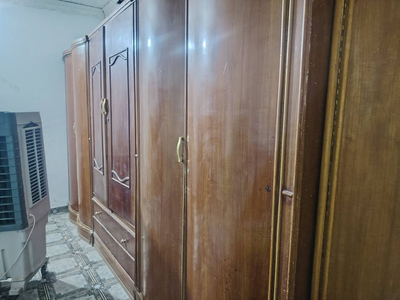 غرفه مستعمله للبيع
كامله مابيهه لا كسر ولا عيب
تحتاج فقط صبغ
***********
