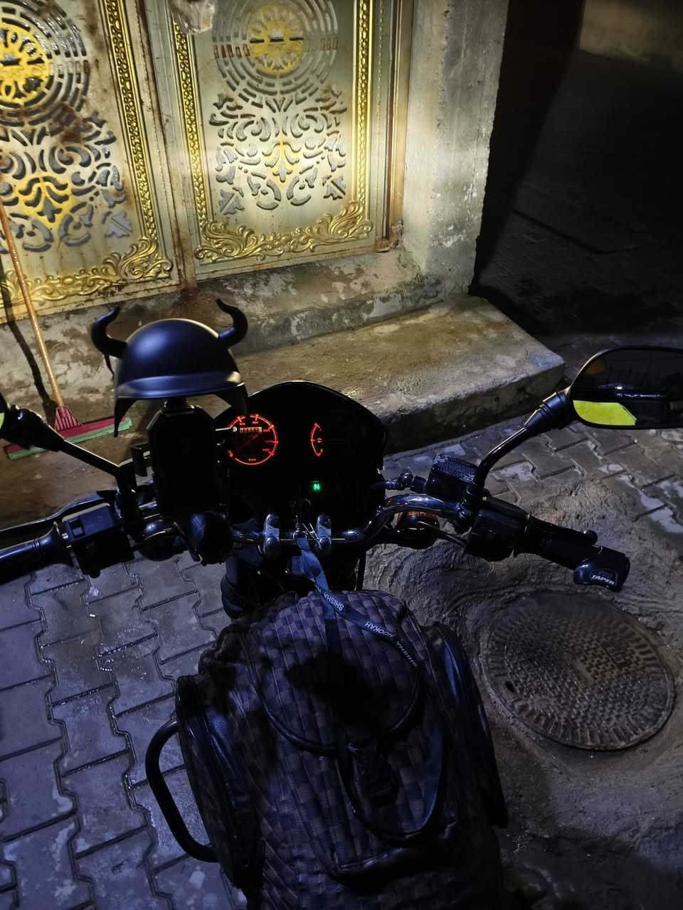 يالله السلام عليكم دراجه بوكسر هندي موديل 2020 شكل ال21 الدراجه مرقمه بغداد
دراجه الله شاهد نظيفه وحلوه وممشتغله دلفري هواي نصبتها كلش حلوه مكفوله من الحادث يكفيكم الشر اللون احمر جاهزه كبل للشارع 
السعر مليون و700 وبيها مجال للشراي 
الرقم للاتصال ***********
