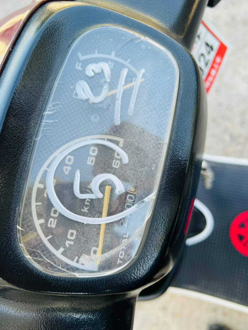 السلام عليكم دراجه بطه البيع موديل 99 مفتوحه مره1 مكاني كربلاء حي العباس رقم الهاتف***********
