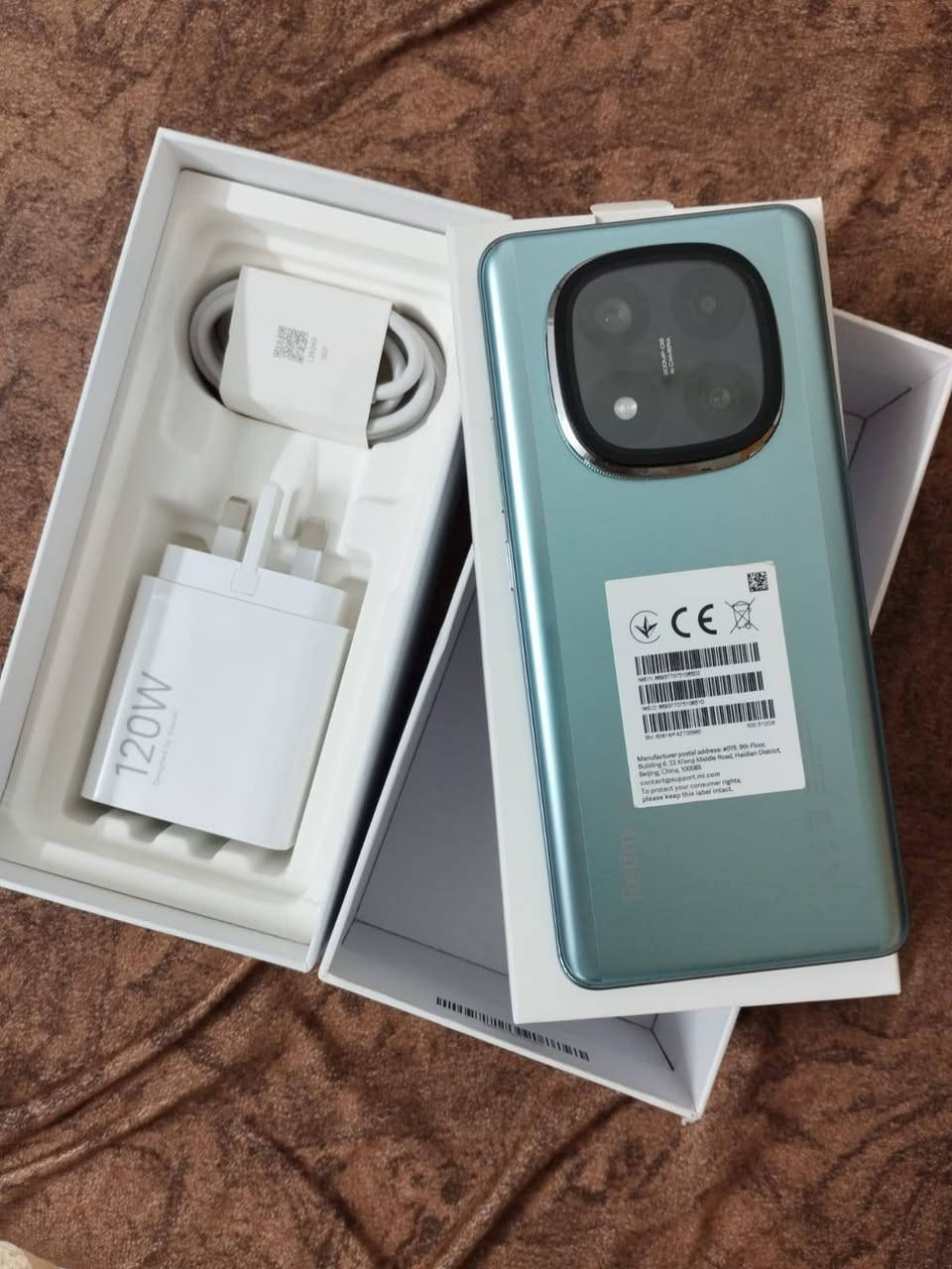 السلام عليكم 
موبايل Redmi Note14 Pro+5G
مستعمل ايام قليله المواصفات في الصور
للاستفسار واتساب وهاتف *********** كركوك

نص مكتوب في الصور:
- حول الهاتف اسم الجهاز Redmi Note 14 Pro+ 5G التخزين ٢,٦٦ج.ب/٥١٢ج.ب إصدار نظام التشغيل 3.0.306.0.WOPMIXM.C07 إصدار Android 16 BP2A.250605.031.A3 تحديث أمان نظام Android 2026-08-01 المواصفات والمعلومات التفصيلية النسخ الاحتياطي والاستعادة الدعم وضع الإصلاح إعادة ضبط إعدادات المصنع
- يأتي هاتف شاومي ريدمي نوت 14 برو 5G (Redmi Note 14 Pro 5G) بمعالج قوي من نوع MediaTek Dimensity 7300-Ultra وشاشة AMOLED بحجم 6.67 بوصة مع دعم شبكات الجيل الخامس 5G. Miswag 1+ والمواصفات الرئيسية المعالج: ميديا تك Dimensity 7300-Ultra بدقة تصنيع 4 نانومتر. الشاشة: نوع AMOLED بمقاس 6.67 بوصة وبمعدل تحديث 120 هرتز. الكاميرا الخلفية: ثلاثية، الرئيسية بدقة 200 ميجابكسل مع مثبت بصري OIS، واسعة بدقة 8 ميجابكسل، وماكرو بدقة 2 ميجابكسل. الكاميرا الأمامية: بدقة 20 ميجابكسل. الذاكرة العشوائية (RAM): تتوفر بسعات 8 أو 12 جيجابايت. مساحة التخزين: تصل حتى 512 جيجابايت. بإمكانك السؤال عن أي موضوع بحث الإشعارات النشاط الصفحة الرئي...