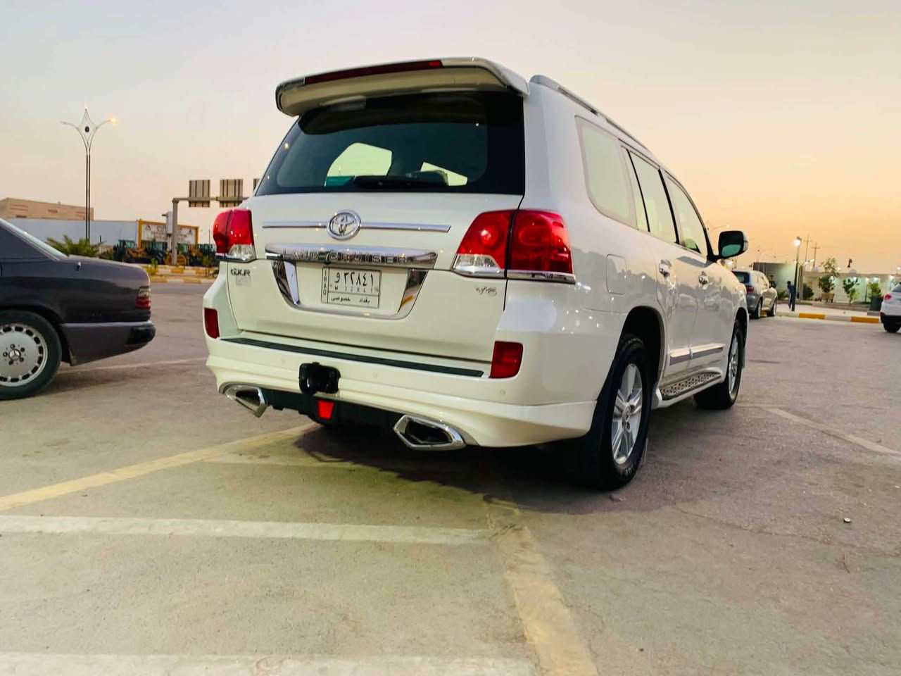 لاندكروزر GXR • ٢٠١٥ • ١٠٨ الف