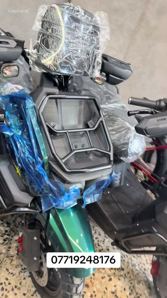 ️ دراجة الاشهر في السوق والاقوة على مستوى الدراجات الشحن  المواصفات: • ⚡ محرك قوي 3000 واط • 🔋 بطارية كرافين – 6 بطاريات كبيرة (مسطرة) • 🛡️ مدرعة بالكامل • 🛞 إطارات جبلية قياس 12 • 👑 مقعد VIP مريح • 📟 شاشة متكاملة لعرض الأعطال والمعلومات • ↩️ نظام رجوع للخلف • 🚨 إشارات رباعية • 🎛️ دبلات غازية • ⚙️ 4 سرعات • 🏁 سرعة تصل إلى 80 كم/ساعة فعلية حسب ظروف الاستخدام • 💡 لايت زينون • 🏔️ تصميم جبلي قوي ومناسب للاستخدامات المختلفة • 🇨🇳 من شركة WINLEE 💥 دراجة قوية واعتمادية ومجهزة بمواصفات عالية 💥 📍 متوفرة الآن لدى معرض البراق 🚚 خدمة توصيل متوفرة 💳 متوفر البيع بالتقسيط للموظفين والمتقاعدين عن طريق مصرف الرافدين 📞 للاستفسار والحجز تواصلوا معنا عبر الخاص أو الاتص

نص مكتوب في الصور:
- CapCut Ai ***********