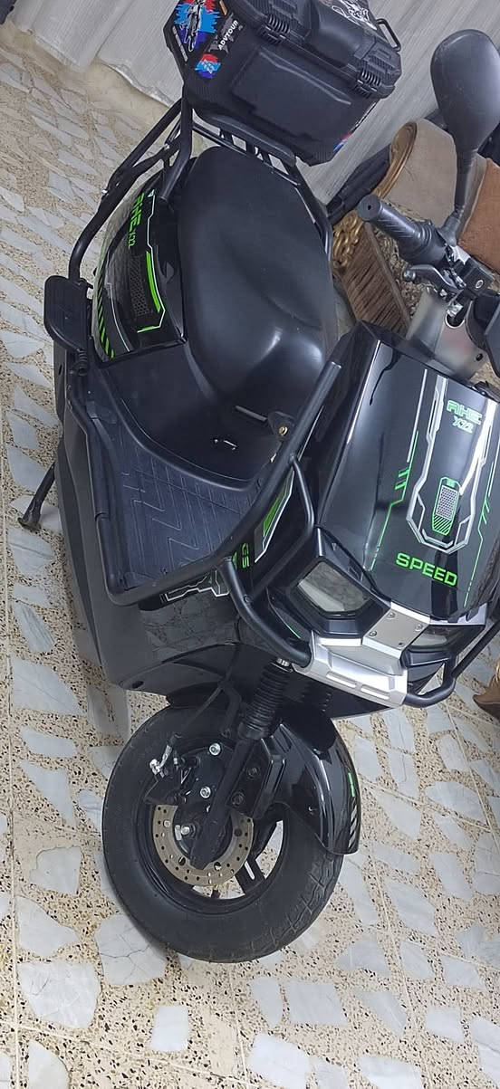 سلام عليكم دراجه شحن جديده جدا بعده بلايلون لساعقه ٦بطاريات ٣٢ انبير السعر٧٥٠ وبيها مجال مكاني بغداد حي ور***********

