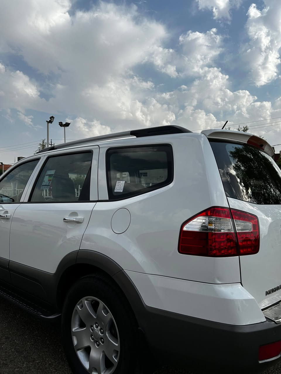 KIA MOHAVE 2012
الموديل: 2012 (وارد خليجي)
 المحرك: 6 سلندر / 3800cc (كفالة محرك وكير)
 الممشى: 135,000 كم (حقيقي)
 7 راكب
  رقم بغداد حرف (إنكليزي)، باسمي والتحويل مباشر.
 تبريد 3 قطع (شغال ثلج) + تدفئة ممتازة
 بصمة تشغيل ودخول ذكي
 فتحة سقف (تنتنة)
 كشنات كهربائية + دوشمة كاملة بحالة ممتازة
 تحكم ستيرن كامل
 إشارات بالمرايا + أبواب/صندوق شفط
 المكان: كركوك
 السعر المطلوبة: 123 ورقة 
 للاستفسار والتواصل: ‏‪***********
