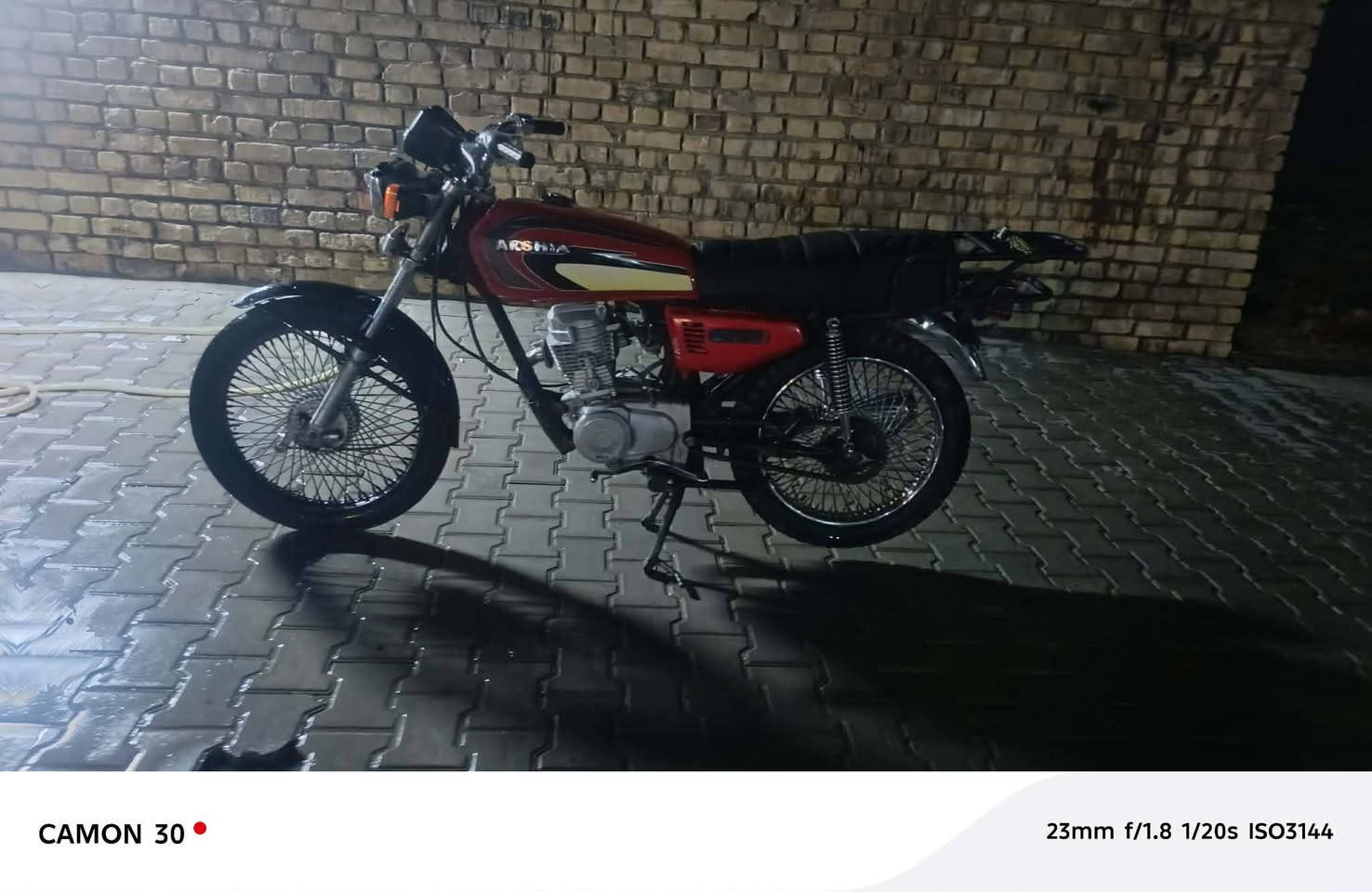 السلام عليكم دراجه للبيع موديل 18 اوراق اصولي سعر 550 بيها مجال مجالها قليل شراي يتصل‏‪***********‬‏
