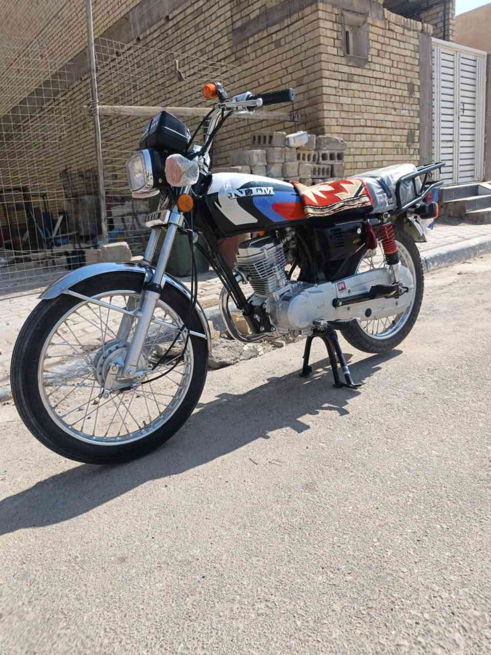 سلام عليكم شباب دراجه للبيع نامه امتياز مكفوله كفاله عامه صارله شهرين من طالعه سعر 875وبهي مجال حك جيه   ***********
