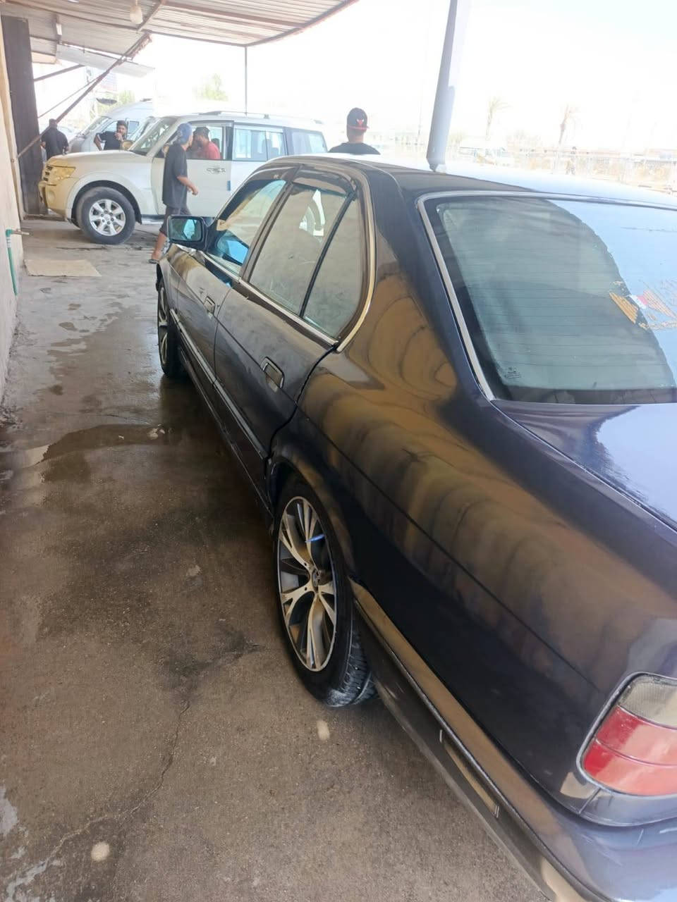 سلام عليكم BMW مسكر عدل نقص بس ارفيو سياره جاهزه 48 بيه مجال ***********
