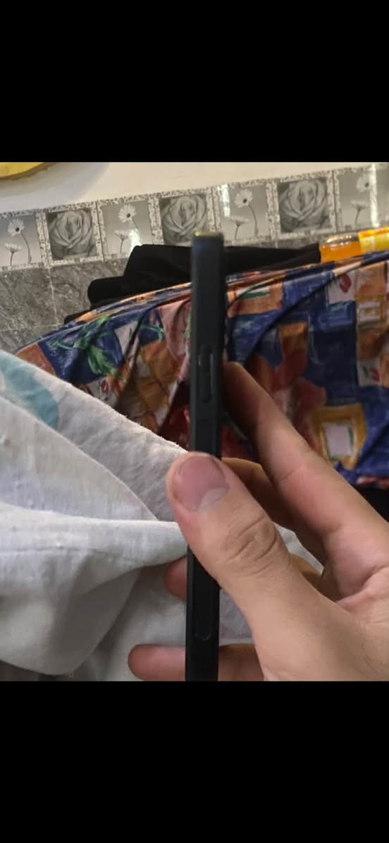 ١٢ برو • شاشة مفطوره • ضهر مفطور