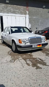 E300 • ١٩٩٢ • بلاديه