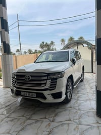 لاندكروزر GXR • ٢٠٢٢ • زيرو بالكرتون