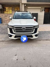 لاندكروزر GXR • ٢٠٢٤ • مكفولة