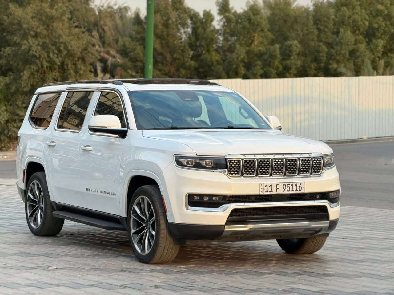 *للبيع جيب واكنير 2022 وارد امريكي*
*الموديل:* Jeep Wagoneer Series IIl 2022
*المحرك:* 5.7L V8 HEMI بقوة 392 حصان - 8 سلندر
*الممشى:* [39 الف ميل ]
*الحادث:* سرقة - مبدل سيت كامل نفس اللون بدون صبغ
*الايرباك:* سليم 100% ولا ايرباك طاك
*الرقم:* بغداد

*المواصفات:*
- دفع رباعي 4x4 + 8 نمر اوتو
- بانوراما + جنطة كهرباء + بصمة
- كشنات جلد 8 راكب تدفئة وتبريد
- شاشة كبيرة 10.1 + شاشة عداد 10.2
- كاميرا 360 + رادار + نقطة عمياء
- حساسات امامية خلفية + اوتو بريك
- ويل 20 كروم + لايت زنون LED
- تبريد 3 قطع + شاحن وايرلس
- تشغيل عن بعد + فتح جنطة بالرجل

*حالة السيارة:* سيارة جديدة كلش، السيت المبدل وكالة نفس اللون، لا قص ولا صبغ ولا ايرباك، جاهزة تحويل مباشر.

*السعر: اتصال*
*للاستفسار: 
***********
***********
مكاني بغداد حي الجامعه
