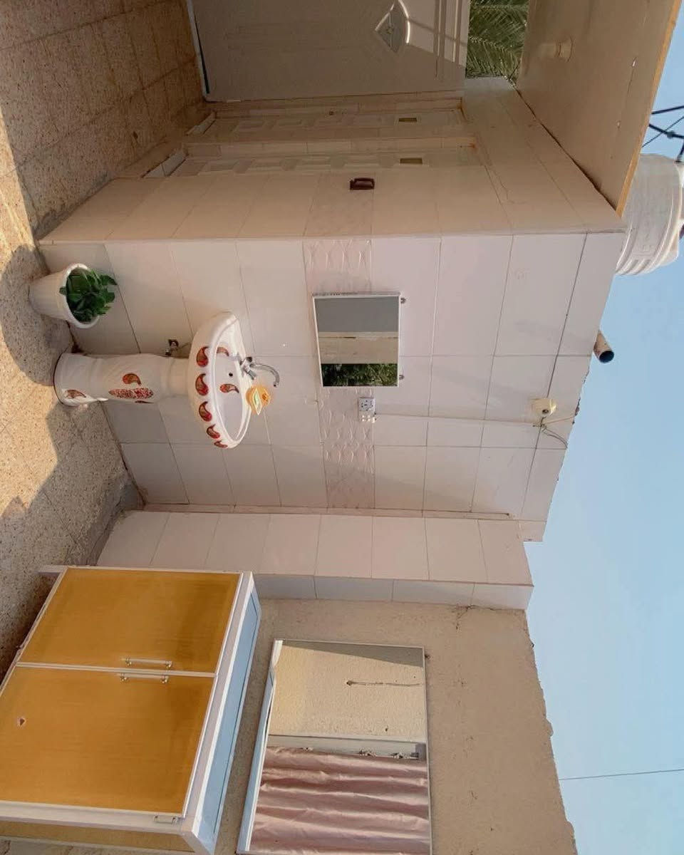 دار للبيع📍 الموقع: سارع مسبح

📐 المساحة: 285✨ مواصفات الدار:- 3 غرف نوم.- صالة.
- مطبخ

-  استقبال.
- صحيات داخلية وخارجية.

- كراج سياره

سعر 90 مليون

📞 للاستفسار والاتصال:

- *********** – حجي ستار الظالمي.
- *********** – محمد ستار.

📍 عنوان المكتب: سوق القشلة.
مكتب العدالة للعقارات
