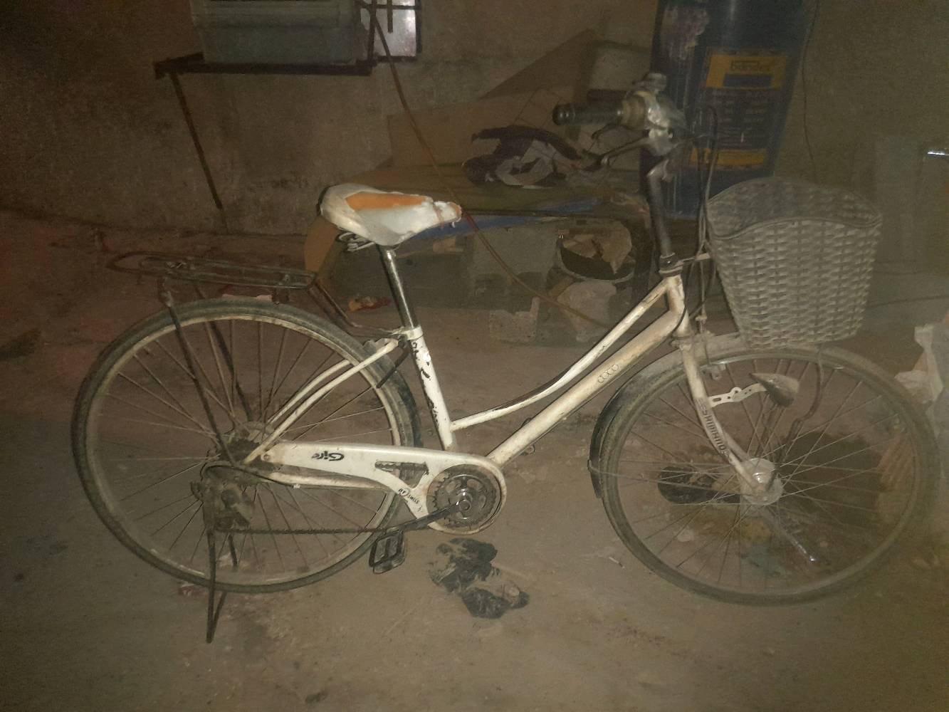 باسسكل بناتي خمسة كير خلفي بي حلو يخبل يتحمل وزن يحتاجلة جوب خلفي أو ركعة + سيم تاير خلفي +عطل كير يحتاجلة تبديل سيم
 (بي مجال )