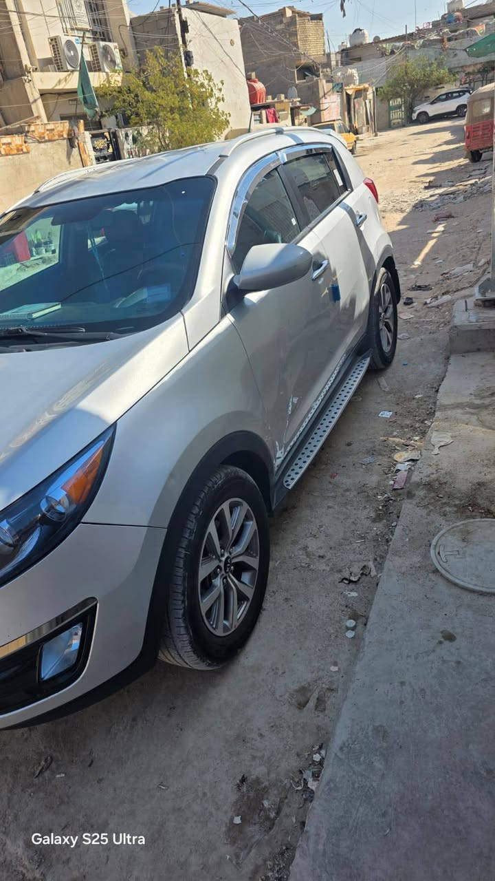 السعر 125وبيها مجال قليل
سلام عليكم سبورتج 15امريكي 
محرك وكير خير من الله تبريد ثلج 
كشنات جلد جديد مسويها 
شاشه فول كبيره 
تخم تايرات 
تشغيل عن بعد ابلادي مسويها 
بيها بابين عكس السايق مبدلات 
جاملغ امامي مصبوغ 
باب خلف السايق بي بارد 
مغلفه الجام ضد الشمس
بسمي السياره شرط التحويل
رقم الهاتف ***********
