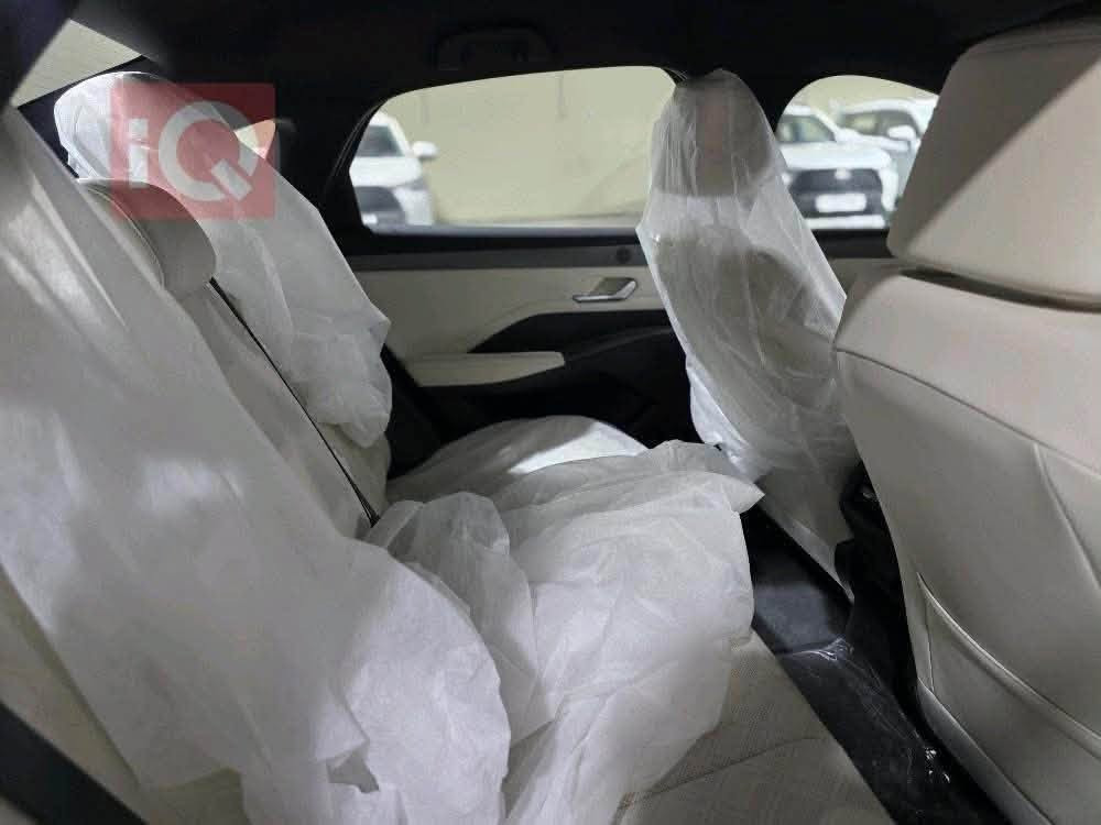 بي واي دي  BYD Qin Plus   داخل أبيض 

✅✅سنة الصنع 2025  زيرو زيرو
✅✅حجم المحرك 1500cc 
✅✅بطاريه ليثيوم شفرة byd 
سيارة سيدان مدمجة بنظام هايبرد PHEV 
✅✅تجمع بين محرك بنزين هايبرد   بلكن ومحرك كهربائي
✅✅ بطارية ليثيوم شفرةbyd تدعم الشحن السريع
✅✅ شاشة   إنش بنظام ملاحة وتحديثات OTA
✅✅ نظام صوتي بـ6 مكبرات صوت + ميزة الكاريوكي
✅✅ حساسات وكاميرا خلفية – مثبت سرعة – مقاعد جلد 
✅✅ تصميم خارجي عصري بمصابيح LED ومقصورة عازلة للصوت
✅✅اوتو ستوب
✅✅حساس خلفي 
✅✅اوتو هولد AUTO HOLD 
✅✅هند بريك بصمه 
✅✅تشغيل السياره بصمه مع
 كارت دخول ذكي
✅✅مقاعد جلد 
✅✅لايت زينون 
✅✅لد نهاري LED
✅✅بك لايتLED
✅✅3انضمة للقيادة 
✅✅مانع تزحلق
✅✅مثبت سرعه  Cruise 
✅✅تشغيل عن بعد 
✅✅شاشة ذكية
✅✅ سعة الخزان 65لتر   اتمشيك 2100 كم 

شركة الفرس الابيض لتجارة السيارات 
 معارض البياع -الشارع الاول المميز - مقابل كراج البياع. 📍

للاستفسار الاتصال على الارقام :او المراسله واتساب📞📱

☎️***********
☎️***********
☎️***********
☎️***********

نص مكتوب في الصور:
- IQ