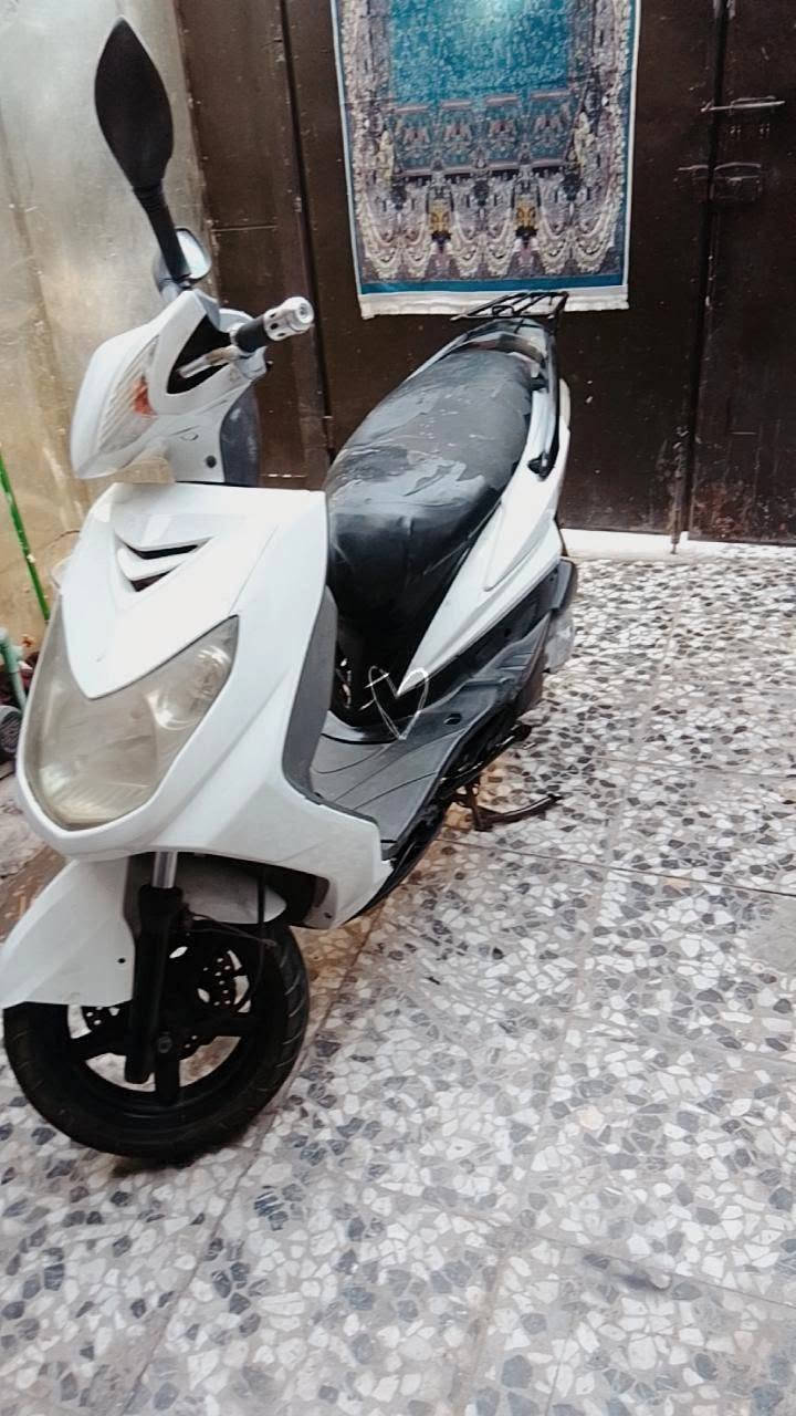 السلام عليكم دراجه سكنس فحل للبيع دراجه حلوه نضيفه 
سعر الدراجه 850 وبيها مجال للشراي للستفسار ***********
