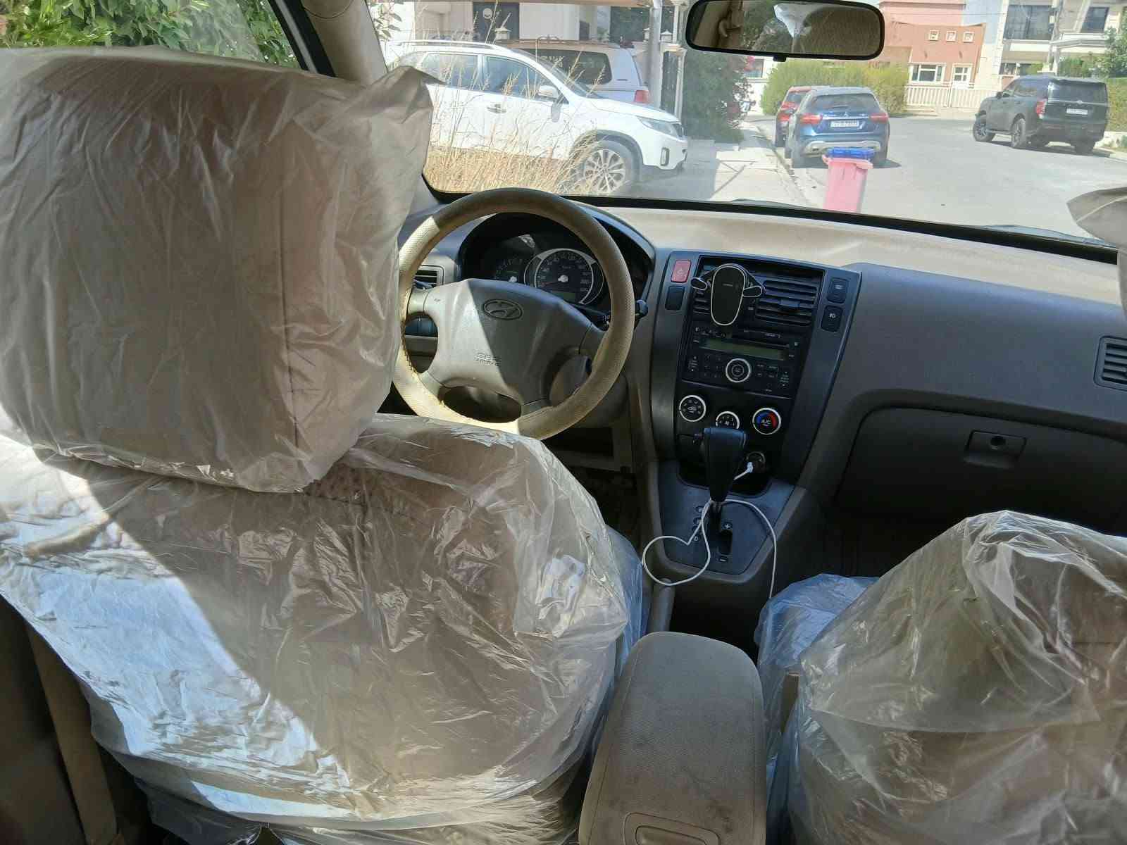 سلام عليكم
 (( بيع فقط ))
توسان خليجي
  موديل 2010
  ماشي 206 الف حقيقي بلا صبغ بلا تبديل بي مكانين ثلاثه صغار تعديل بارد كير محرك شرط لا صرف لا نفخ رقم سنويه قديم هزه جديد شرط تحويل نفس اليوم سياره مال بيت نظيفه مابيها اي نقص السعر 107$ بي مجال قليل مكان السياره اربيل رقم موبايل *********** وتساب دهوك, العراق
