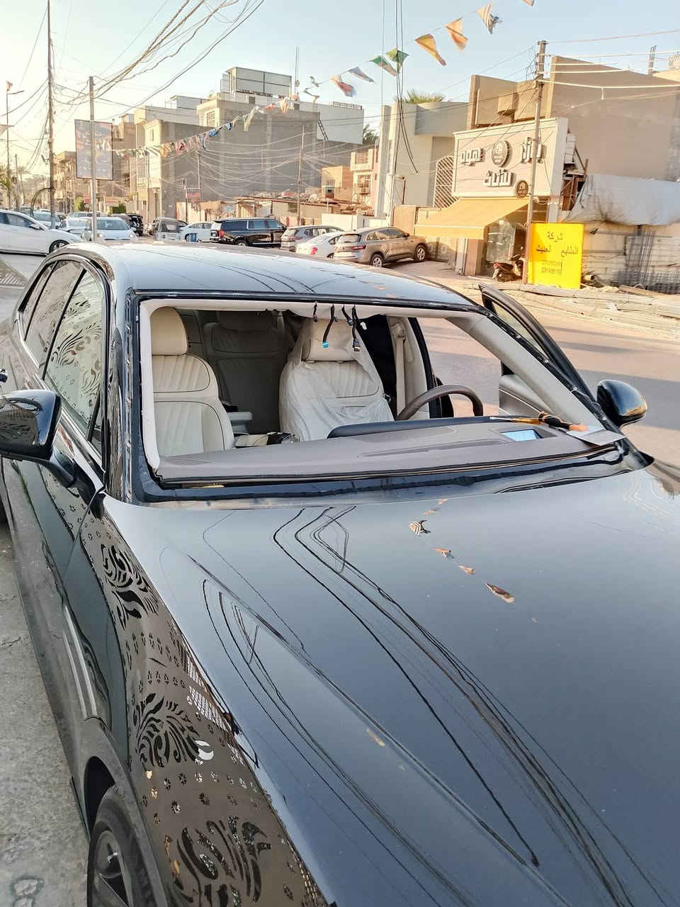 -يتوفر زجاج السيارت الحديث والقديم
-بأسعار جيده تبديل الزجاج الامامي الكافه انواع السيارات 
-تبديل الزجاج المضلل البيبان والخلفيه 
-ازاله التضليل من الزجاج الامامي والابوب
-تنضيف مكان الزجاج بعد ازالته  
-ويتوفر زجاج اصلي الكافه انوع السيارات 
-ويتوفر زجاج درجة اولى مع ضمان جوده العمل والزجاجه -فتره الضمان 3️⃣سنوات 
مع احسن انوع السلكون 
-يتوفر جميع انواع السلايتات لجميع انواع السيارات
-ويتوفر زجاج درجه ثانيه ضمان فقط جوده العمل وليس -الزجاجه 
-وكل هاذه عدنه شد موقعي داخل بغداد فقط ضايج من -الزدحام ماعندك مجال تجي احنى نجيك بكل مكان ابغداد 
-وتشوف الشغل اذا ميعجبك ربع متنطي والجامه هديه من -عدنه الك 
-موقعنا شارع شيخ عمر قرب مقبره الغزالي 
-للاستفسار اكثر اتصل بنا او مراسله ع واتس اب***********ابوفهد
