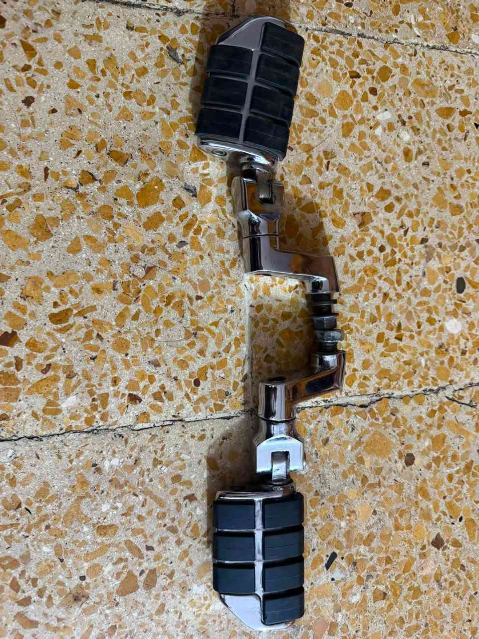 ***********
