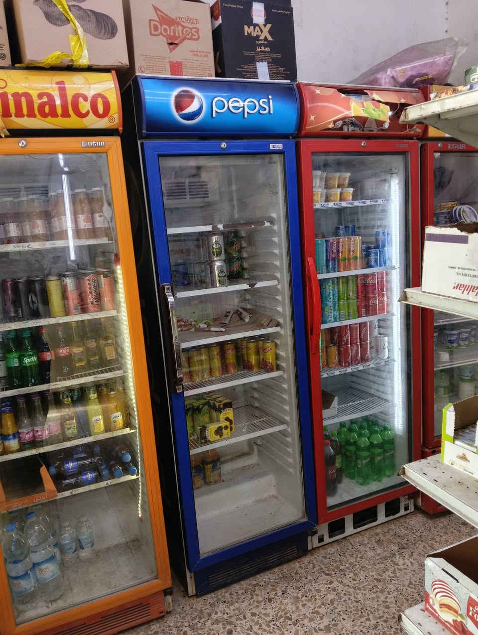 محل • للبيع