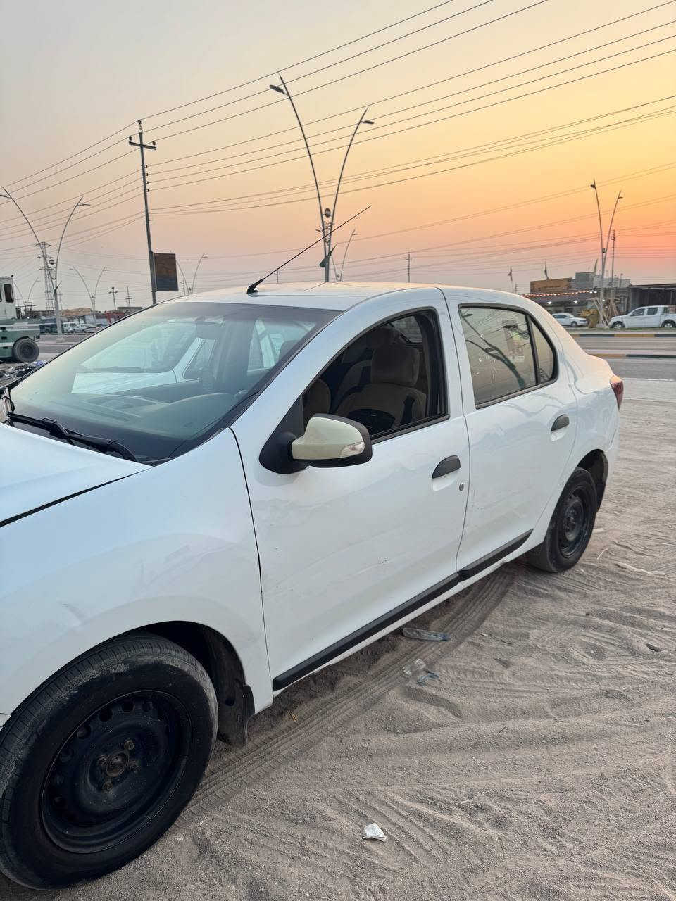 رينو سيمبول 2019
سيارة بيها بارد بالبيبان والجاملغ الخلفي أبيع كوم حديد
مكينه وكير وتبريد كفالة
(السيارة بأسمي السنوية جديدة تنتهي بسنة 2030) رايدها 55ورقة 
عنوان البصرة الجزيرة
رقم الهاتف *********** البصرة, العراق
