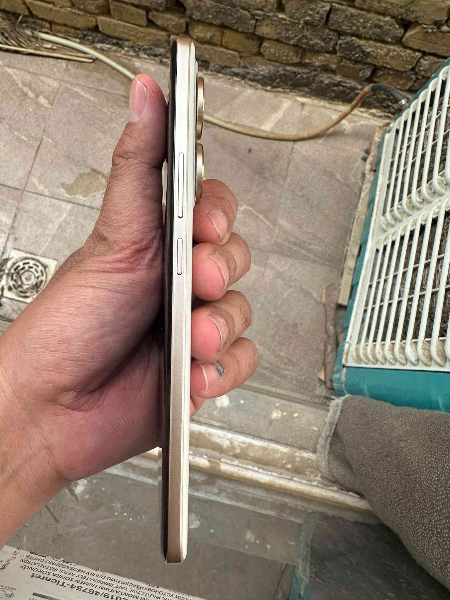 للبيع ريلمي 15 برو جهاز مستخدم شهر السعر 500اتصال ***********

نص مكتوب في الصور:
- حول الجهاز 15 Pro 5G realme ui 7.0 الإصدار مُحدث اسم الجهاز realme 15 Pro 5G مساحة التخزين ٣٦,٤ غ.ب / ٥١٢ غ.ب المعالج Snapdragon® 7 Gen 4 Mobile Platform البطارية ٧٠٠٠ مللي أمبير في الساعة (نموذجية) RAM ١٢,٠ غ.ب + ١٤,٠ غ.ب الكاميرات أمامية 50MP خلفية 50MP+50MP RMX5101_16_0.5.1210 إصدار البرنامج