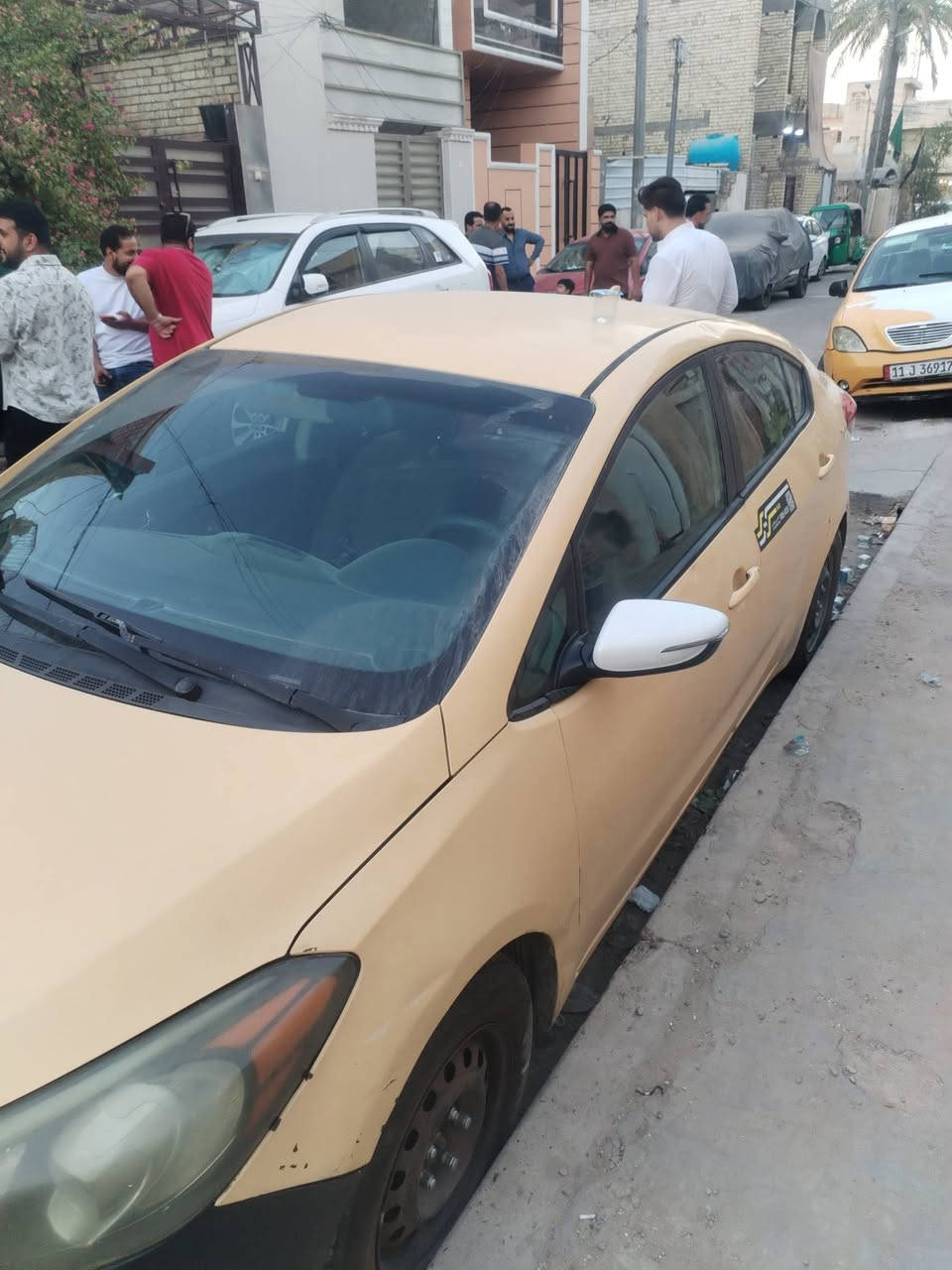 كيا فورتي ٢٠١٤ أمريكي ضربتها باب الخلف السايق بيها تخطخات قليلة بالعراق ب٨٠ ورقة بيها مجال قليل للشراي تبريد خير من الله  مكينة نص عمر الكير هم نص عمر ماشية ١٩٦ الف ميل  سنوية ساقطة كل الغرامات علية ما انطي وكالة تحويل كبل ابيع ارقام ما انطي اي ضمان
*********** ابو علي
