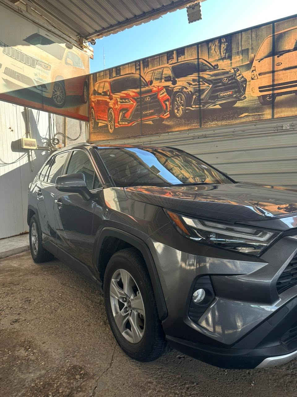 تويوتا رافور 2024 Xle فول 
عدد المسافات 12 الف KM 
الحادث : تبدلين وصبغ الجاملغين الامامي وتبديل اللغد الايسر نفس اللون 
السعر 162$ وبيها مجال
للاستفسار ***********
