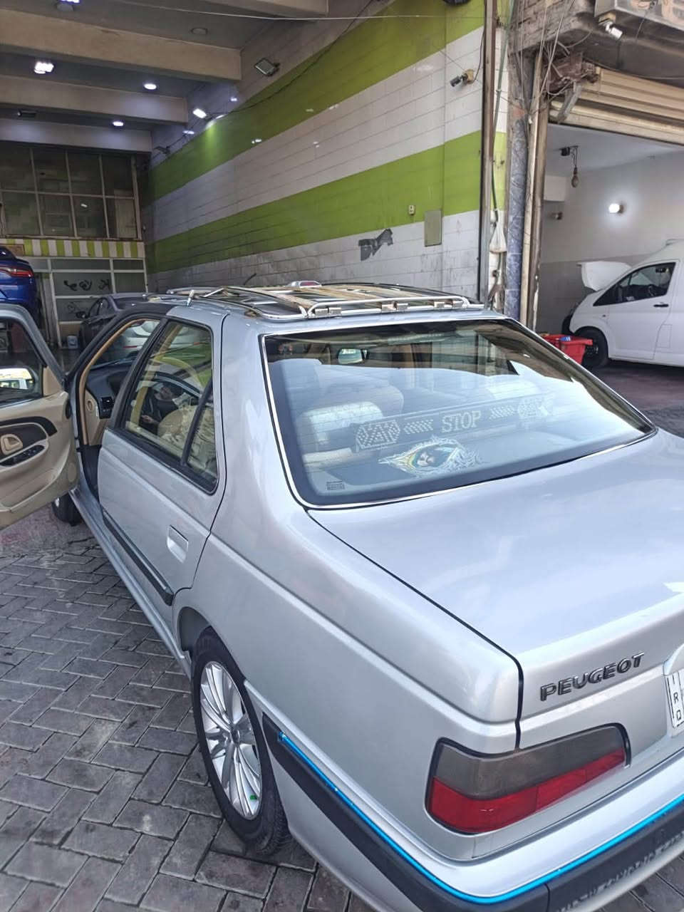 سلام عليكم بيجو بارص مديل ٢٥ البيع سياره كفاله عامه ماشيه 17 سياره  زيرو ما مشتغله. تكسي  ستخدام شخصي  سياره حره  تحويل ثاني يوم  للعلم سياره بدون غراضه سعر 85وبيه مجال  ***********
