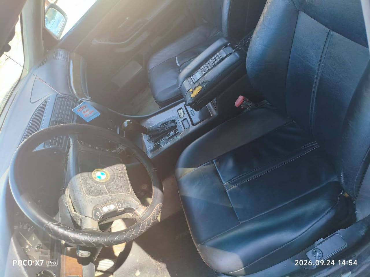 السلام عليكم 
 كاسحة BMW اصل بليته وسنوية حجم 730  
موديل 1995 
رقم بغداد دولي
مكينة وكير بحالة جيدة
صدر أمامي خلفي جديد محتاجه دبلات فقط 
سلايد جام 
جنطه شفط وبردة كهرباء
كهربائيات كاملة
شاشه اندرويد
تخم تاير جديد 
ويل شمسي بلادي 
 مكانها بغداد 
السعر ٥٠ بيها مجال 
 للاستفسار عن اي تفاصيل اتصل ***********

نص مكتوب في الصور:
- POCO X7 Pro 2026.09.24 14:51
- POCO X7 Pro
- 2026.09.24 14:54
- POCO X7 Pro 2026.09.24 14:52
- POCO X7 Pro 2026.09.24 14:54
