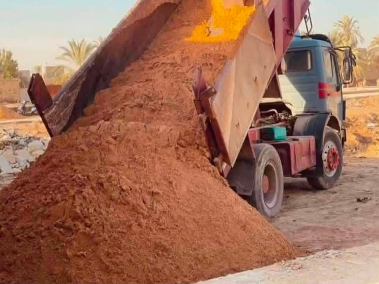للبيع رمل مقسول السعر50واصل والحمل فول وشوف العين***********
