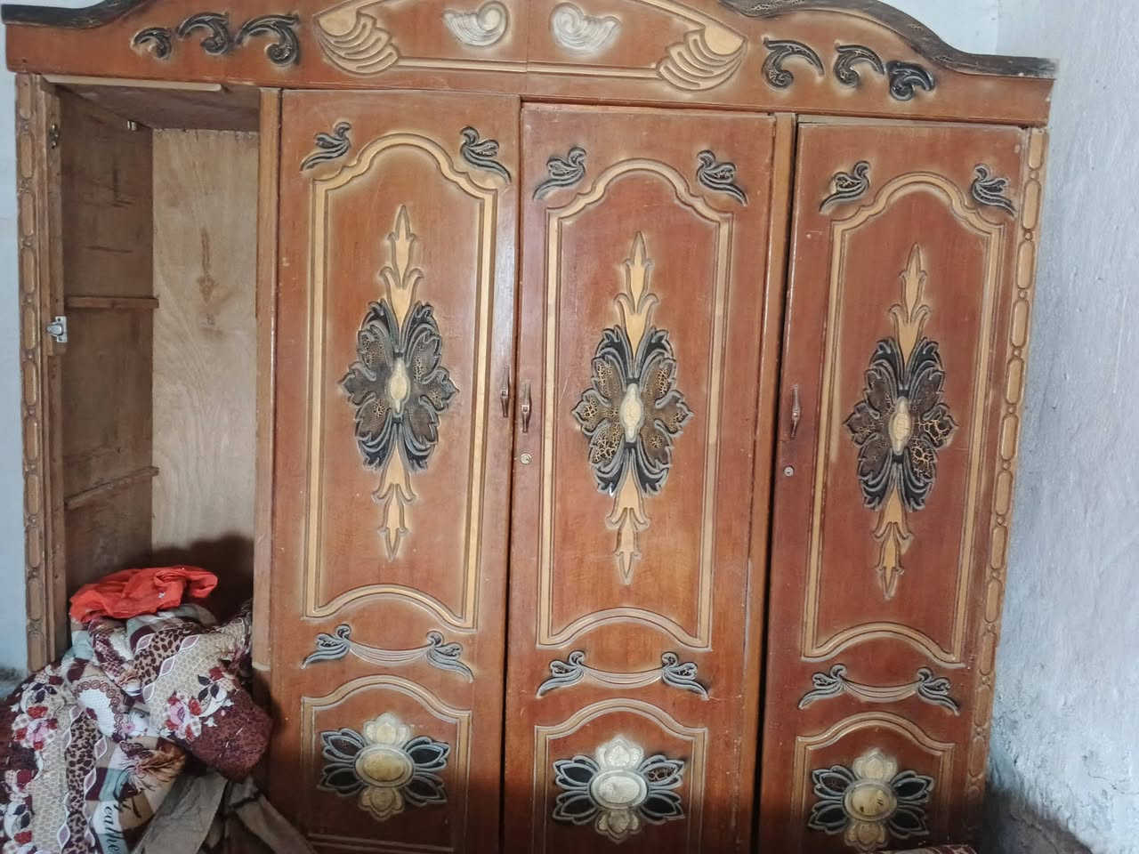 السلام عليكم كنتور اللبيع 75 الف عوزه ترتيبات صبغ اسكان صناعي ***********
