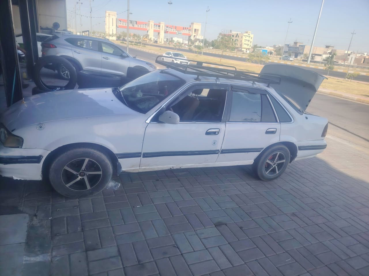 سلام عليكم شباب لبيع و مراوس ب ستوته و هاوجي ديف
حسب نضافه ولفرق يلي تنطي سياره دايو برنس موديل 95
نضافه مثل مشوف كير و وتماتيك ميكانيكي سيارات حلوه ونضيفه وتبريد ناقص بس صونده رقم بغداد مشروع وطني
تحويل مباشر و وكاله عامه صدر جديد تأيرات جدد
سماعات شغاله ربعتهن كيجات شعاله حماوه ماكو ربع بس داخله نضيف حيل خياس ماكو 
مكاني رمادي سبعه كيلو لمجمع رقم واتساب واتصال ***********
