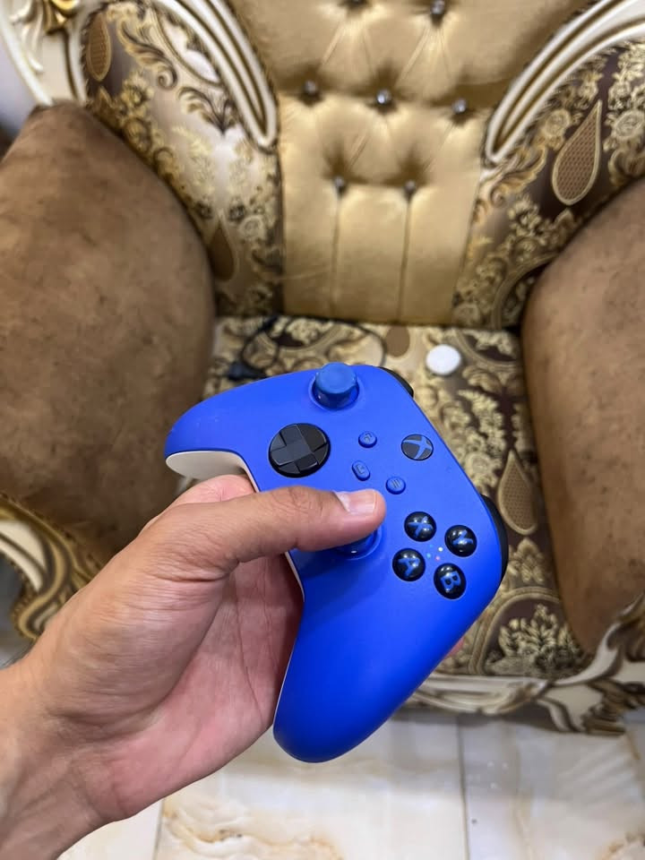 🎮 للبيع Xbox Series X – نسخة الأقراص 🔥
✨ 2023

✨ الجهاز نظيف جداً 98‎%‎

✨ استخدام قليل جدا على كد pes20. 

✨ نسخة الأقراص

✨ بدون أي مشاكل أو أعطال

✨ معاه 2 جويستك Xbox 🎮🎮

✨ تجي للبيت تفحص وتاخذ تراي بي شكد ماتريد 
وتتوكل

++يوجد توصيل 🚚 

💰 السعر: 750الف

اما باقي الاضافات يختلف السعر
بخصوص الگيم سير استخدام مرتين او تلاثة 
موجود الضمان +بطاقة الگيم باس

مراسلة خاص

***********
او اني ادخلك .
