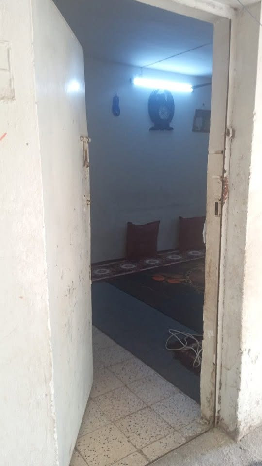 عمارات  سعيده شقه طابق ثاني نظيفه جدا السعر55
***********
