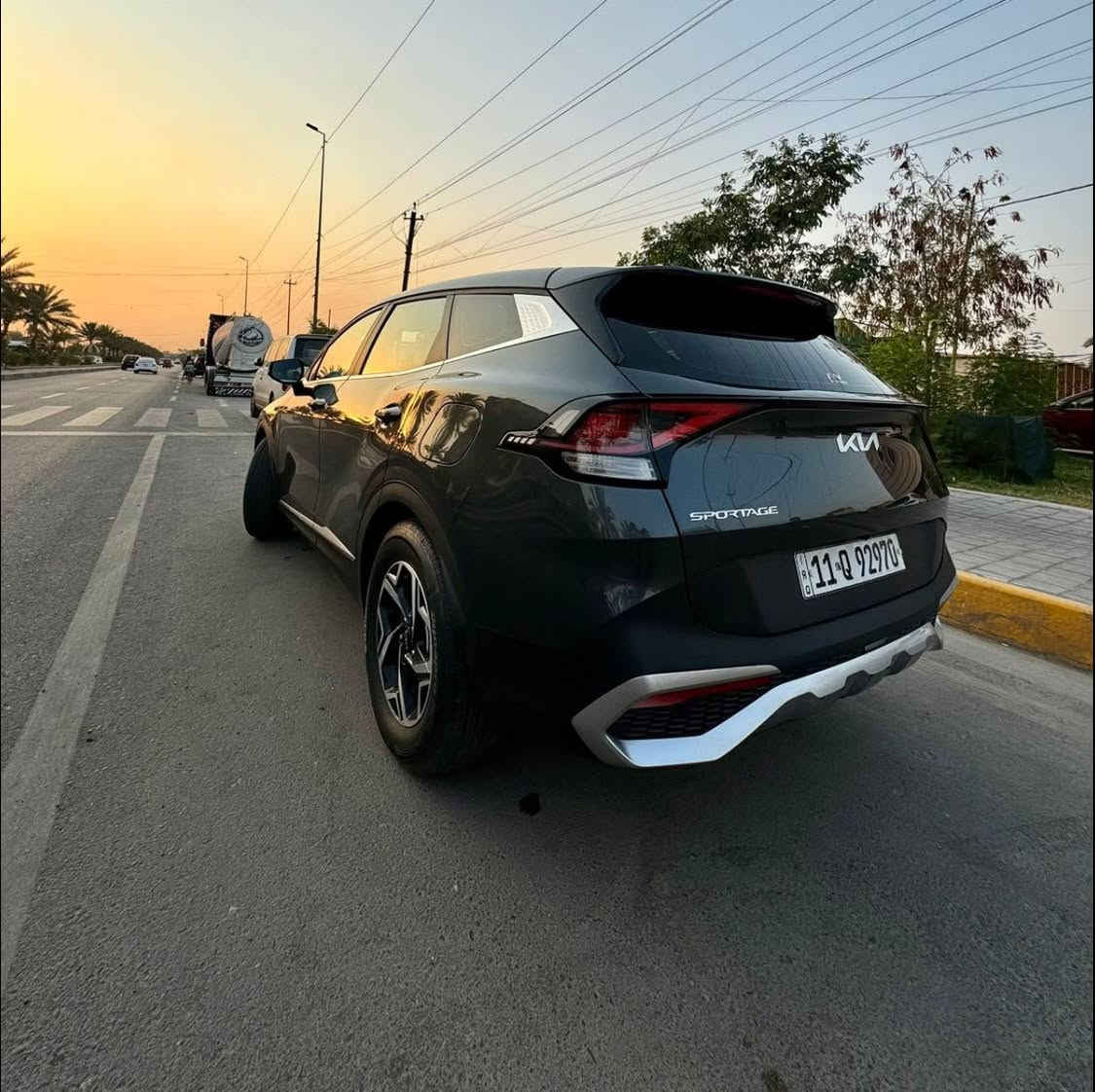 سبورتج 2024
كفاله من الصبغ 
رقم بغداد تحويل مباشر
دخول السيارة للعراق شهر 12
ماشية 45 ألف داخل أسود
بصمة بصمة أبواب
ترحيب عند الاقتراب تشغيل عن بعد إشارات بالمرايا
كشنات جلد تدفئة وتبريد كشنات تدفئة مقود
تحكمات ستيرن قيادة ذاتية
مثبت سرعة هاند بريك دكمة
حساس خلفي أوتو هولد
وضع قيادة نورمال وسمارت وسبورت
رادار تنبيه عند فتح الباب
رادار تنبيه عند الرجوع توقف ذاتي
رادار أمامي توقف ذاتي مراية شفط شاشة متصلة مع العدادات كامرة 3D
حساسات أمامية
 العنوان بغداد
السعر 205 وبي مجال 
***********

