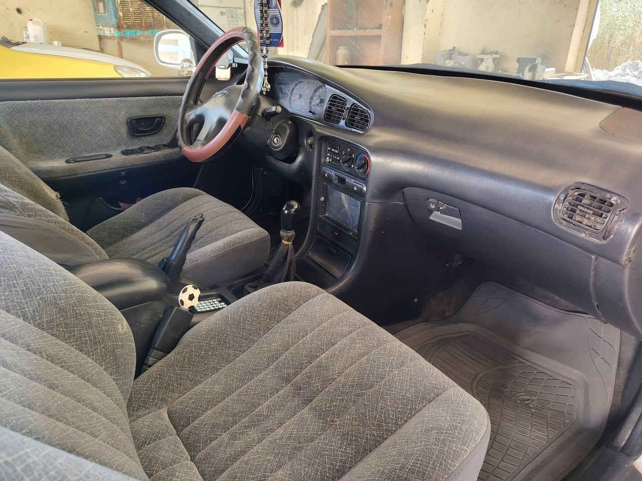 سلام عليكم سونتا 2 للبيع موديل 95 رقم بغداد انكليزي  بيهه صبغ مكانات محرك حاويه جديد كير جديد تبريد ثلج تدفئه شغاله صدر امامي خلفي سياره جاهزه وخير من الله كلشي على البلاد بدون ضربه او تعديل جاهزه السعر 48  بيهه مجال اتصال على الرقم او واتساب ***********
