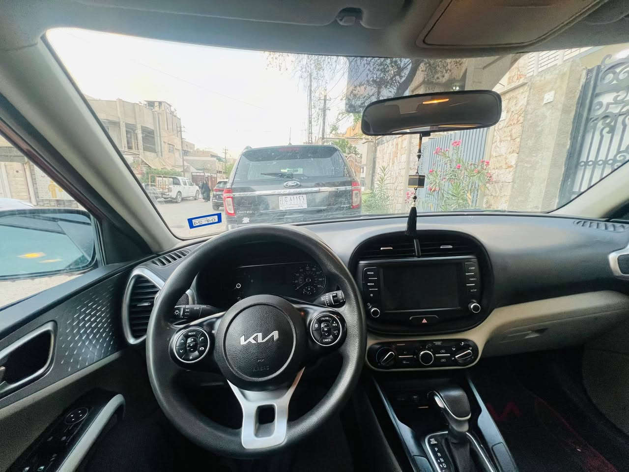 للبيع صول موديل 2022 محرك2000 دوش لون مشمشي ماشية 35 الف مكانه بغداد المشتل
للإستفسار ***********
