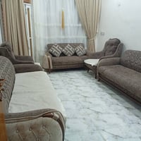 نضيف • ١٠ مقاعد • رجل مكسورة