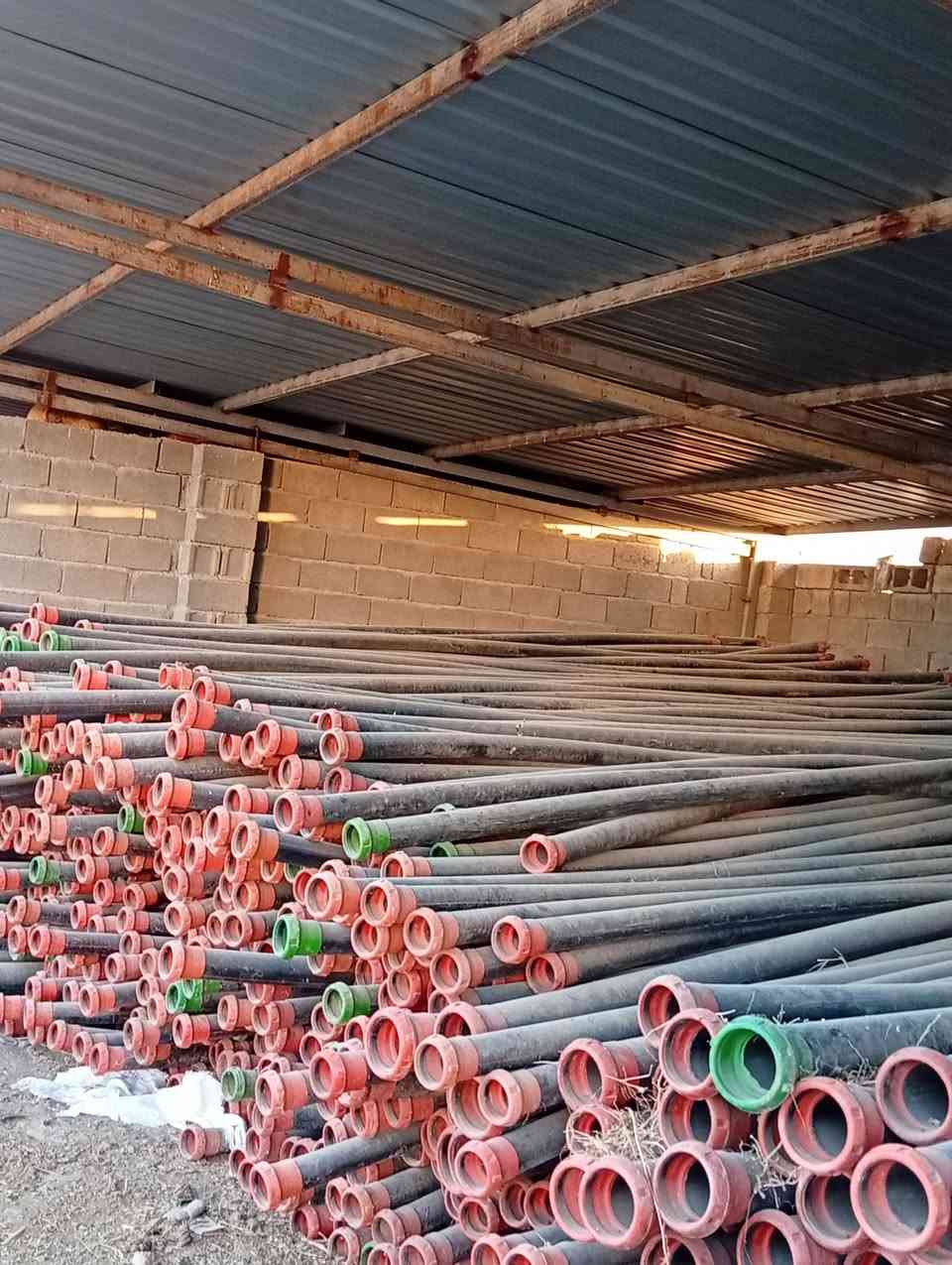 للبيع مرشات و صوندات يغطي (خمسين(50 )دونم) مستخدم ثلاث سنوات وفي موسم الحنطة فقط ومحفوض جيداا من الشمس واي استفسار إتصال على الرقم ***********.     مكاني كركوك ـ ليلان
